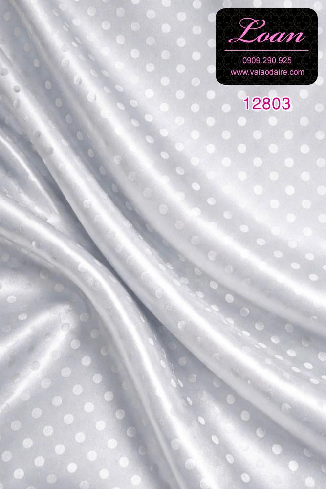 Vải áo dài gấm chấm bi