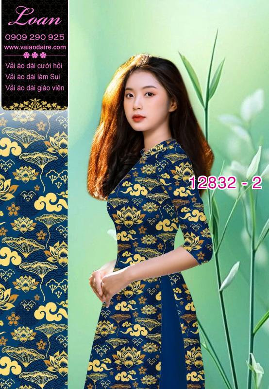 Vải áo dài hoa văn cổ kính