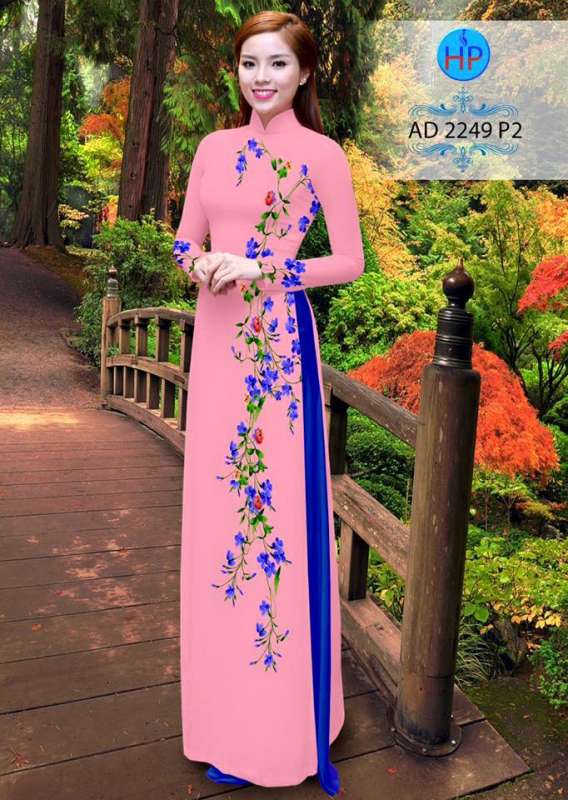 Vải áo dài hoa nhỏ chạy dọc