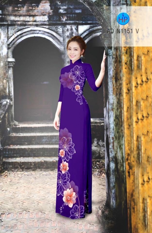 Vải áo dài hoa trên