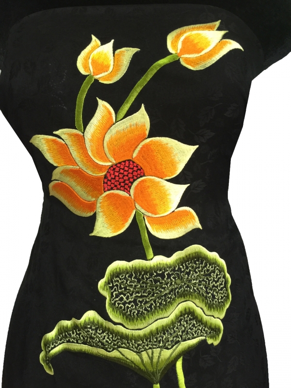 Vải áo dài tơ tằm thêu hoa sen