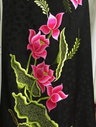 Vải áo dài tơ tằm thêu hoa sen