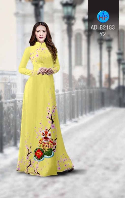 Vải áo dài tết lân và dưa hấu