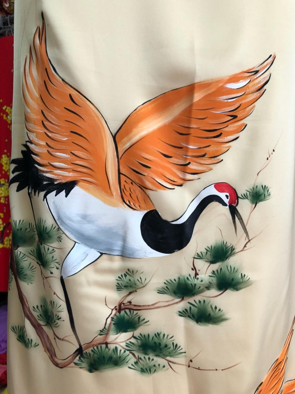 Vải áo dài vẽ chim Hạc