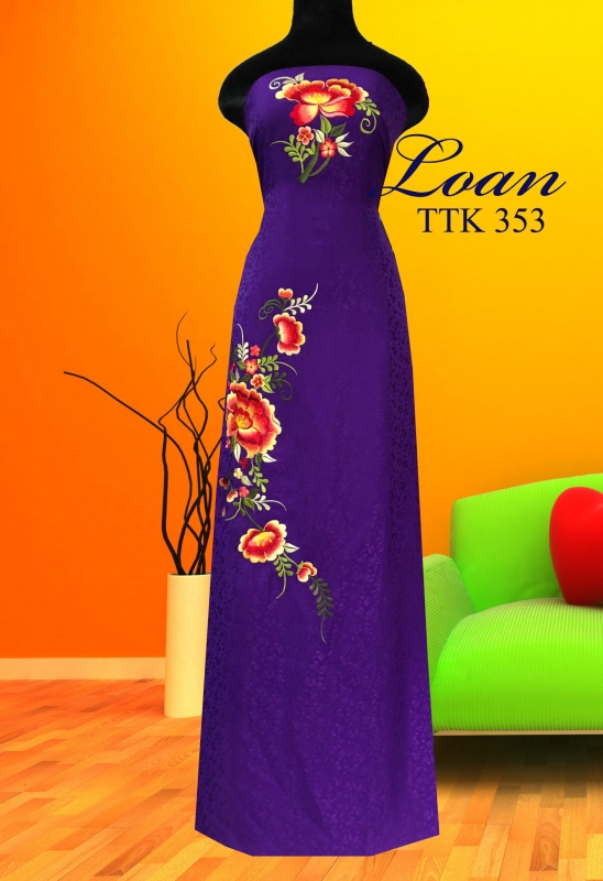 Áo dài tơ tằm thêu hoa