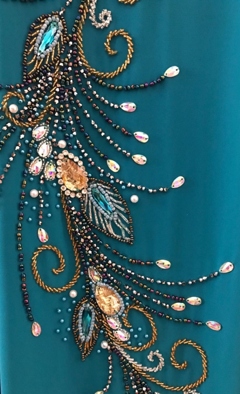 Vải áo dài đuôi Công kết đá