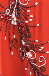 Vải áo dài đuôi Công kết đá