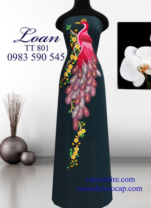 Vải áo dài thêu chim Công