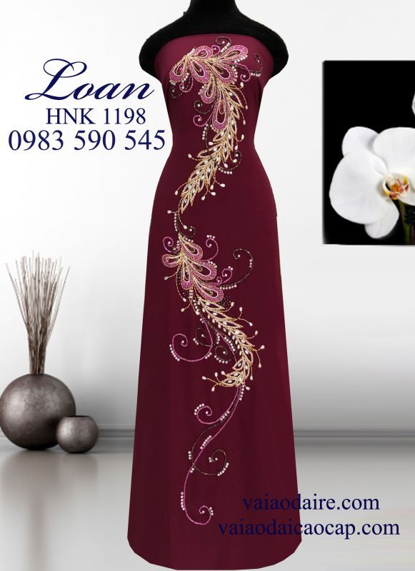 Vải áo dài Thái Tuấn kết đuôi Công