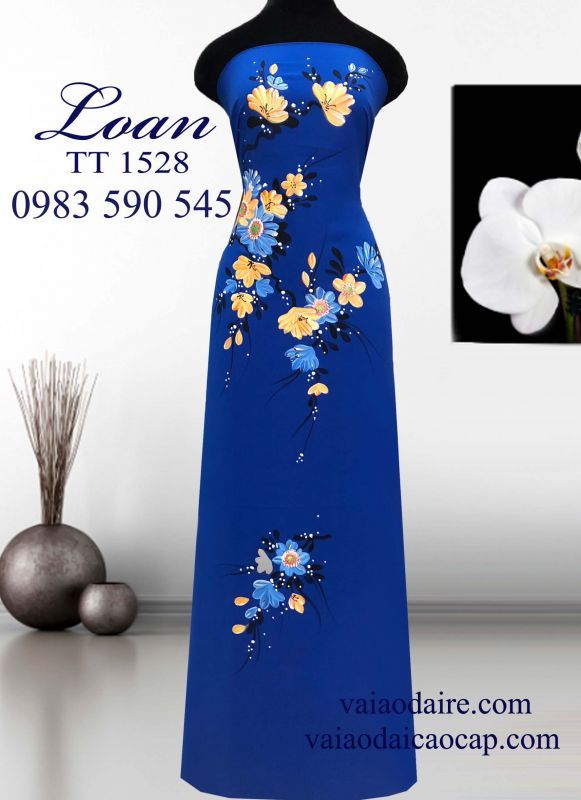 Vải áo dài Thái Tuấn vẽ hoa