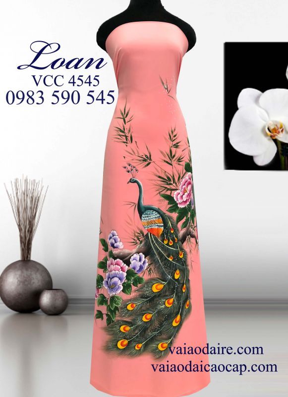 Vải áo dài Thái Tuấn vẽ chim Công