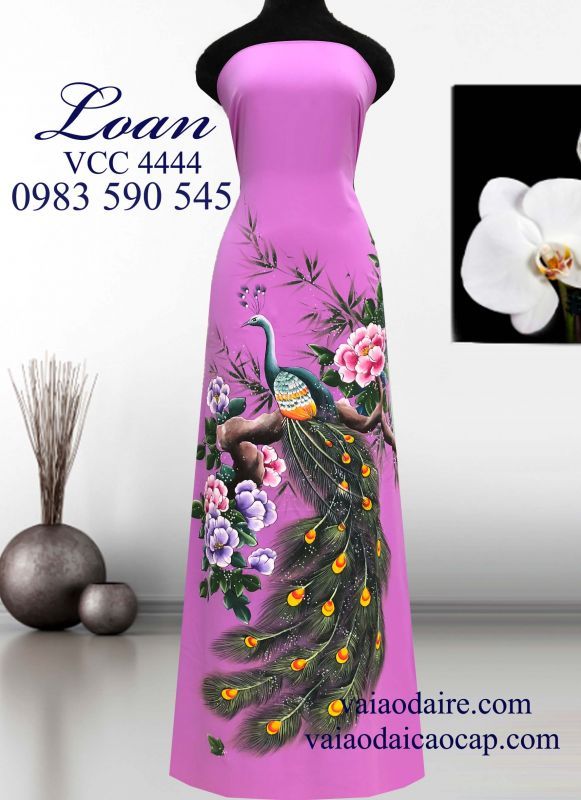 Vải áo dài Thái Tuấn vẽ chim Công