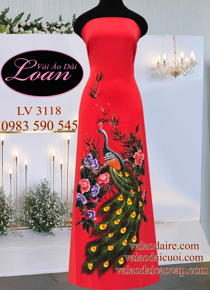 Vải áo dài Thái Tuấn vẽ Chim công